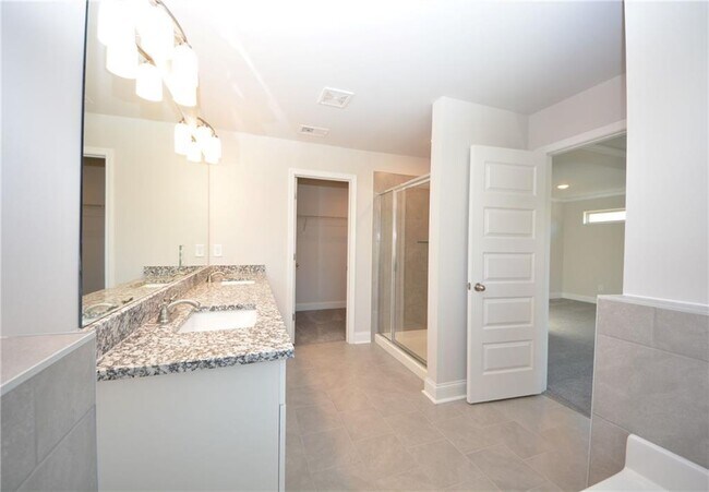 Building Photo - 232 Hellen Vly Dr