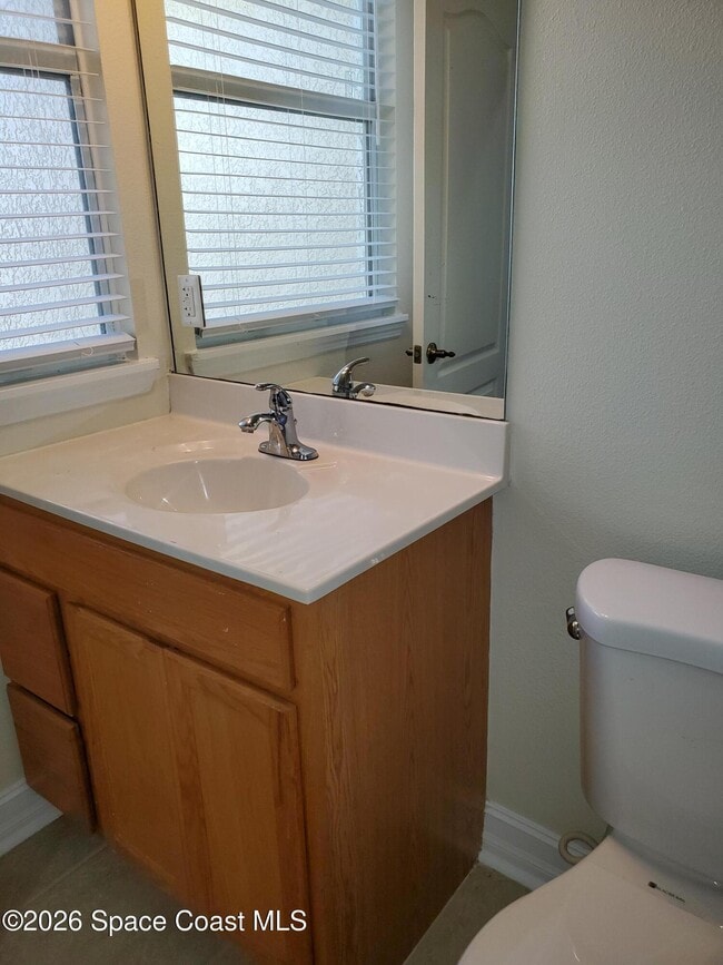 Building Photo - 1045 Venetian Dr