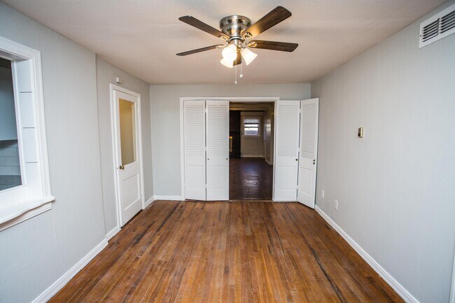 Building Photo - 2408 32nd St