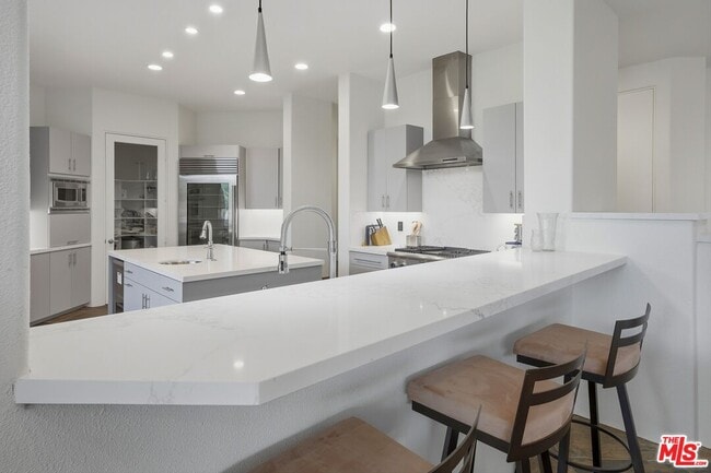 Building Photo - 50025-50021 Vía Aldea