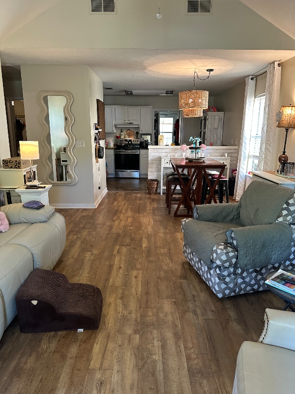 Building Photo - 1243 Barnett Bend Cir