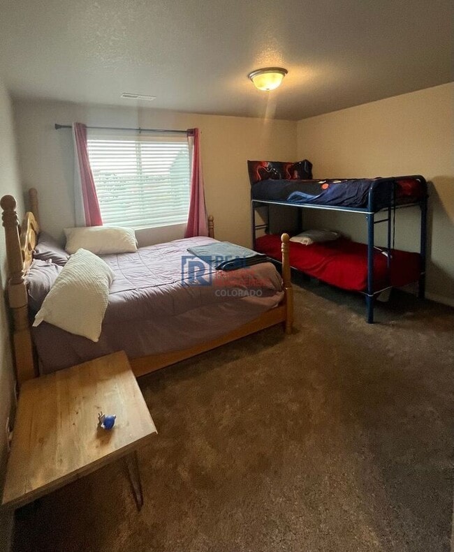 Building Photo - 420 Ryan Ave