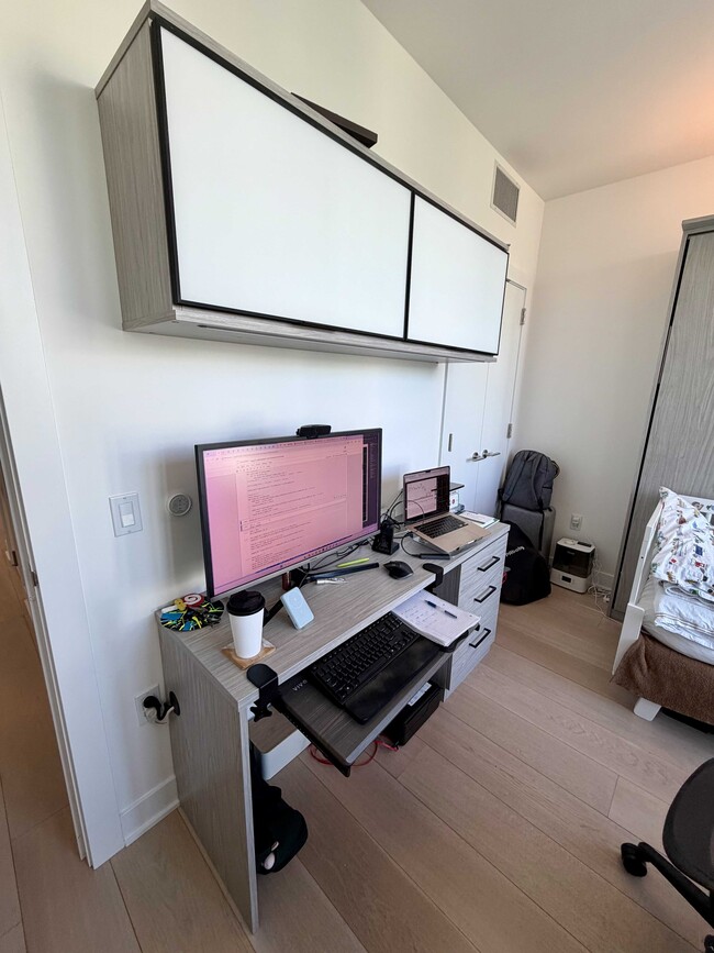 Building Photo - 201 Folsom St