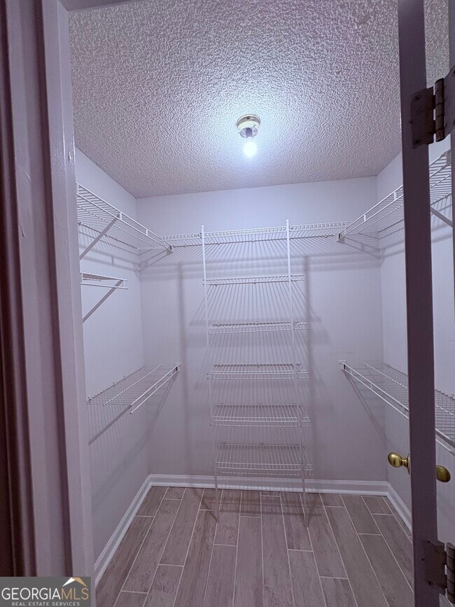 Building Photo - 175 Talbot Ct