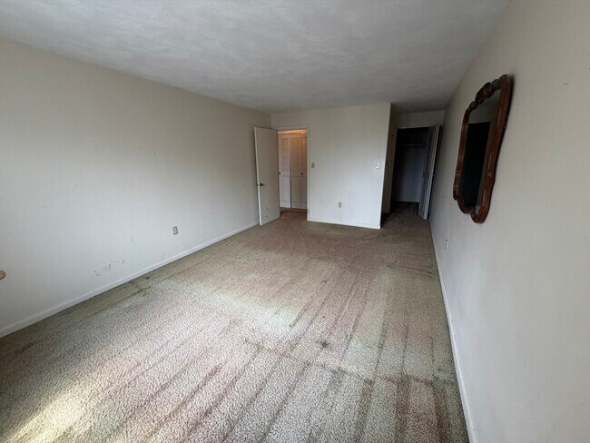 Building Photo - 200 Governors Dr