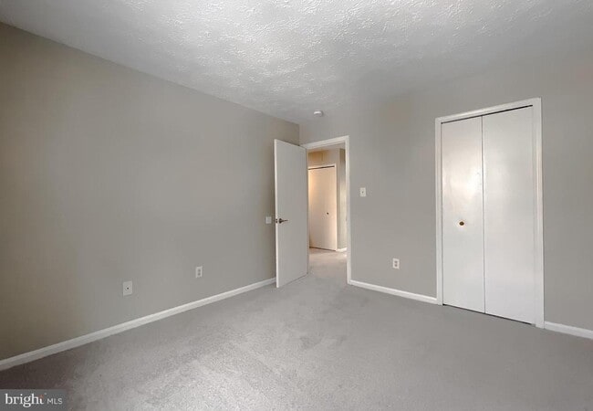 Building Photo - 4232 Drake Ct