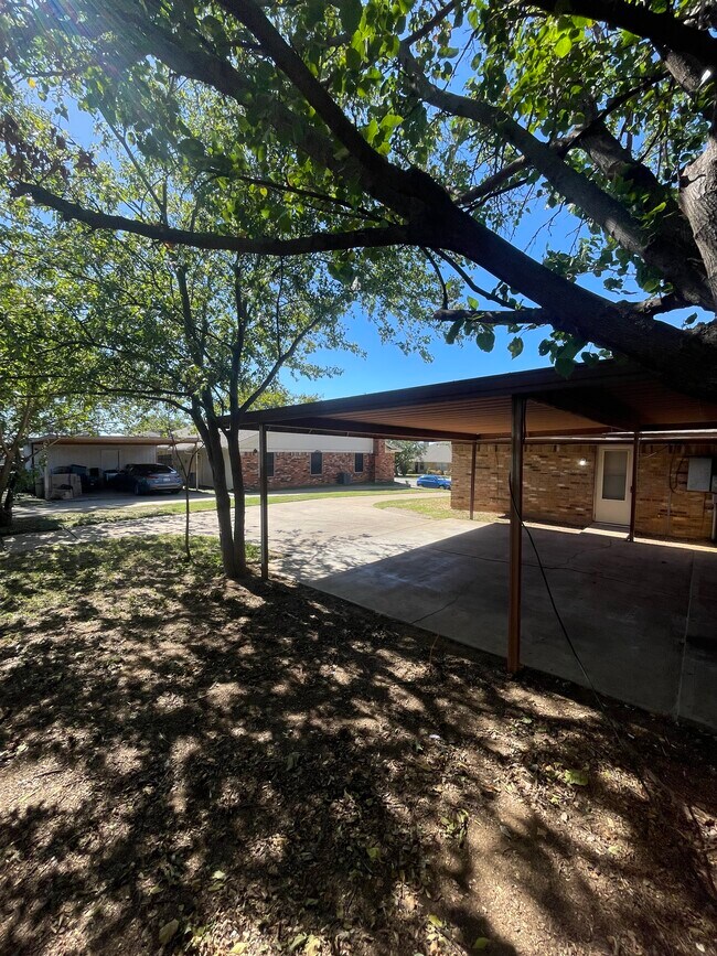Building Photo - 7036 Crosstimbers Ln