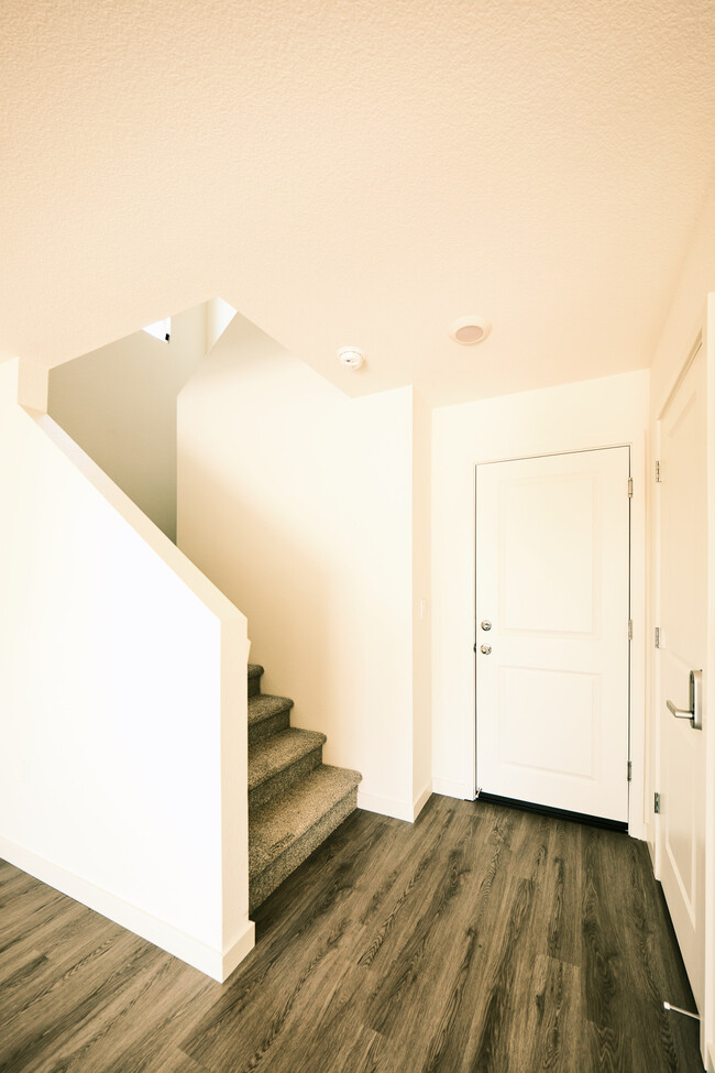 Building Photo - 2129 Shady Tree Cir
