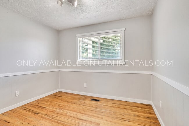 Building Photo - 1671 E 7080 S