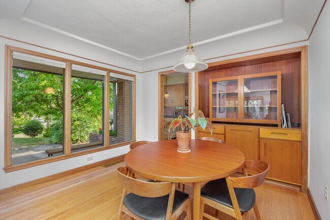 Building Photo - 4Bd/2Ba Seattle House