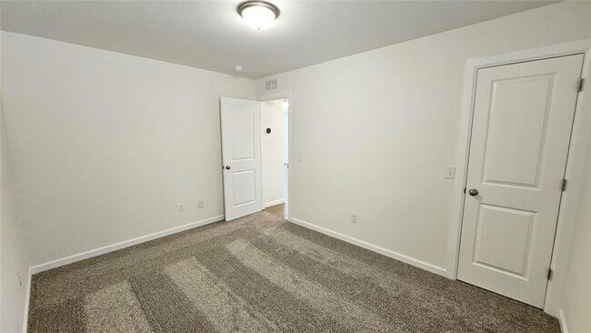 Building Photo - 2933 NW 196th Pl