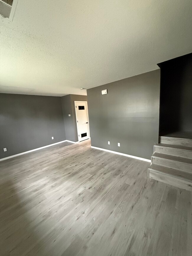 Building Photo - 14102 Southwind Dr