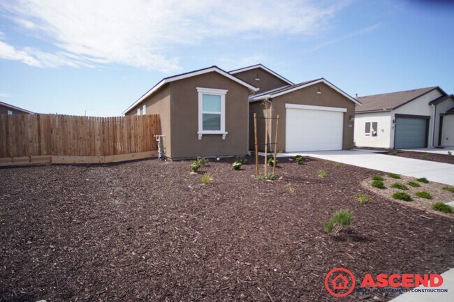 Primary Photo - Southwest Home with Solar!