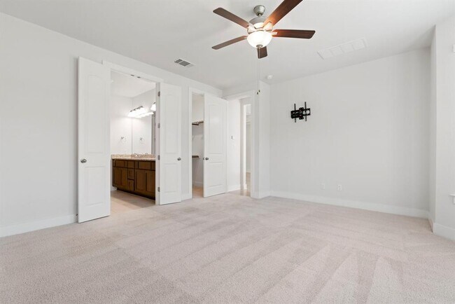 Building Photo - 265 Tierra Trail