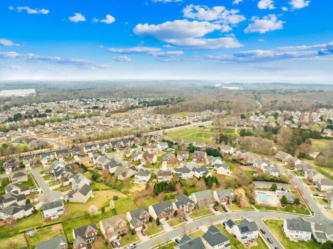 Building Photo - 9449 Glenburn Ln