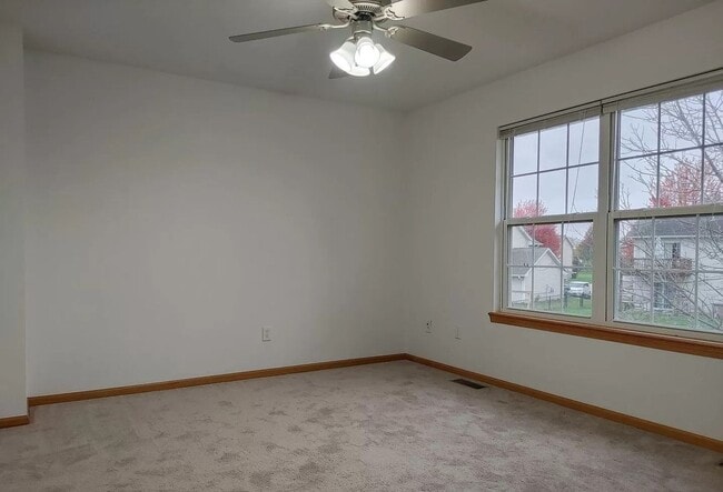 Building Photo - 50 Thistle Ct