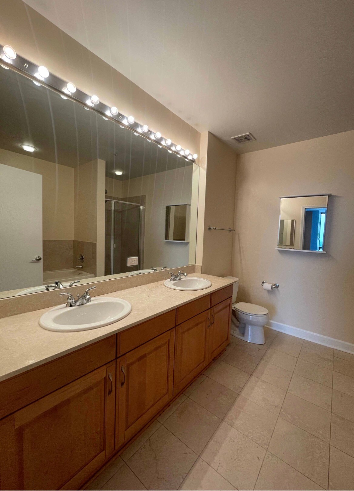 Building Photo - 233 E 13th St