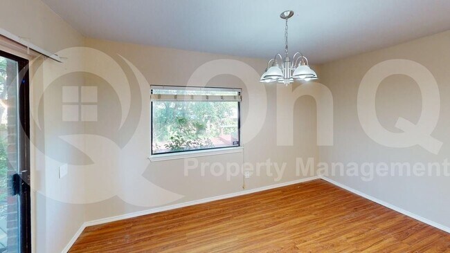 Building Photo - 3113 Wayfarer Rd