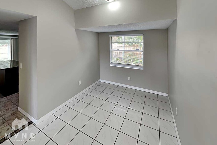Building Photo - 6701 Village Grove Ct
