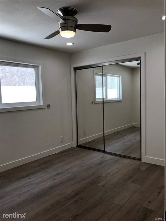 Building Photo - 208 Avenida Victoria