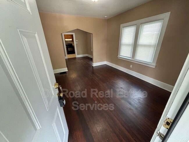 Building Photo - 1655 Howell Ave
