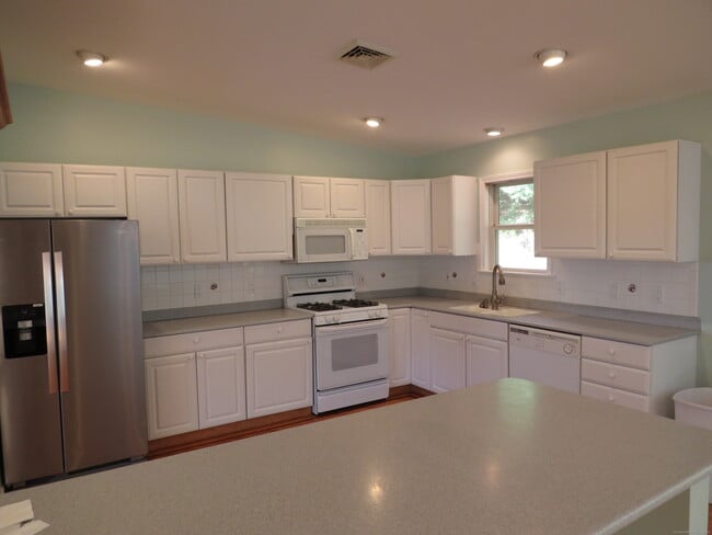 Building Photo - 15 Hayestown Heights