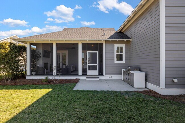 Building Photo - 141 Sandchase Cir