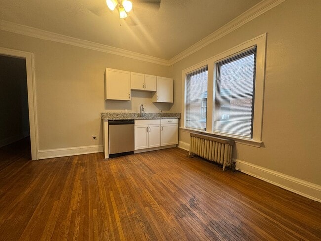 Building Photo - 2773 Hampshire-Unit 9