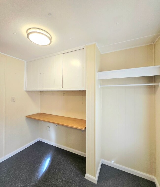 Building Photo - 2 Bed, 1 Bath - Move-In Ready in Cape George with Water Glimpses For Rent!