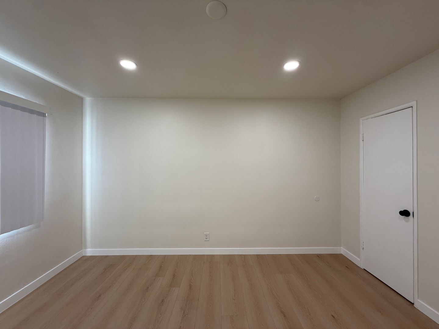 Building Photo - 7339 Woodman Ave