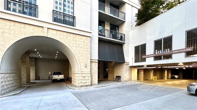 Building Photo - 3040 Peachtree Rd NW