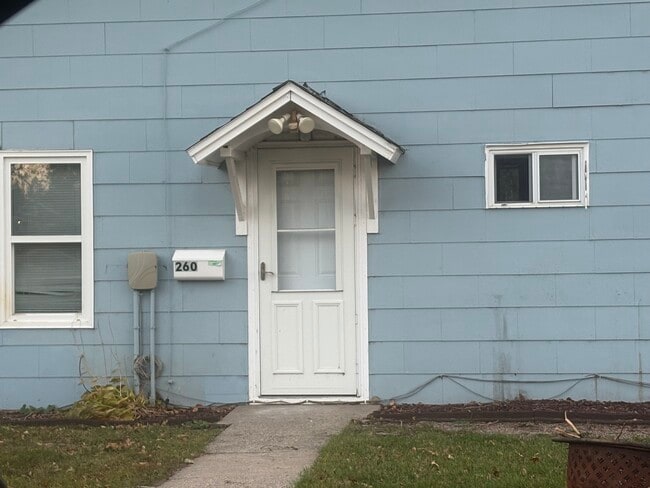 Building Photo - 477 3rd Ave NE