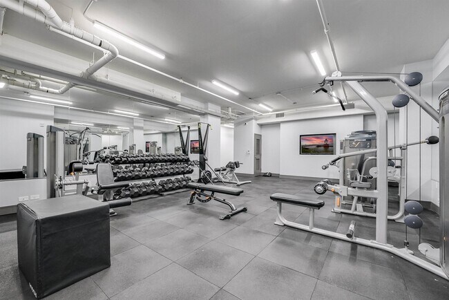 Building Photo - 1450 Washington St