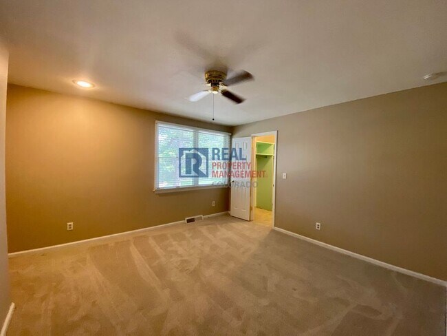 Building Photo - 5932 S Dayton Ct