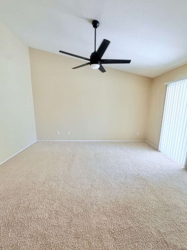 Building Photo - 3-Bedroom Home, Large backyard  & Pets Welcome