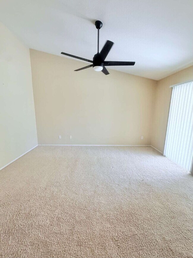Building Photo - 3-Bedroom Home, Large backyard, Pets Welcome Move-in by Aug 1st for $500 Move-in Discount!