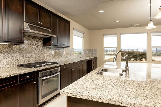 Building Photo - 5bd/3ba, 3969 sq ft Home in Gated Community in Vista!