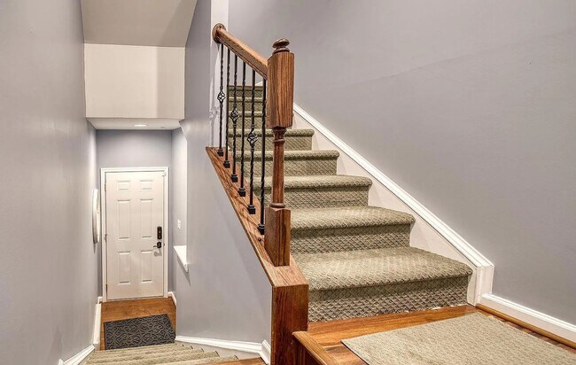 Building Photo - 4906 Small Gains Wy