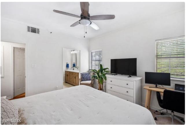 Building Photo - 1010 Allen St