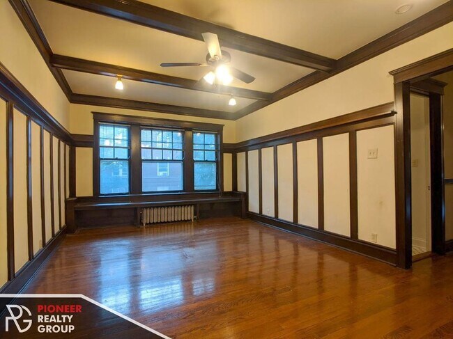 Building Photo - 2825 W Logan Blvd