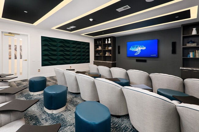 Building Photo - 555 Lakeview Pkwy