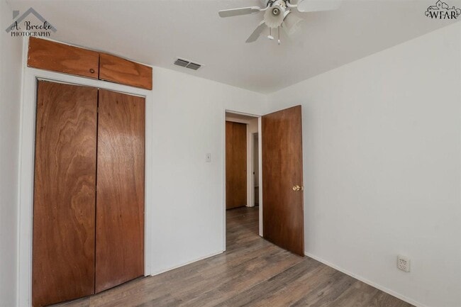 Building Photo - 5017 Kingston Dr