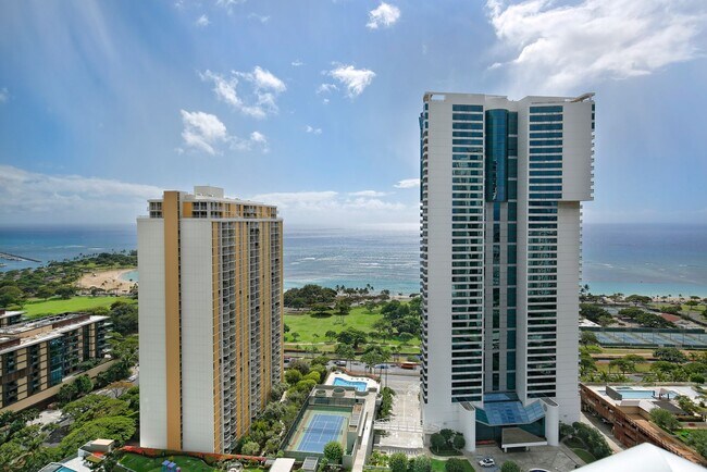 Building Photo - Luxurious Convenience in the Heart of Honolulu - Waihonua 2904