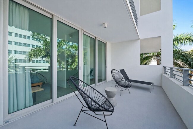 Building Photo - 6080 Collins Ave