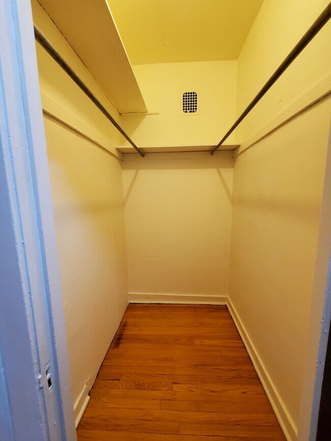 Building Photo - 5639 N Magnolia Ave