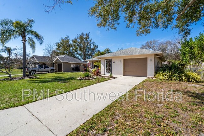 Building Photo - 1027 Deer Hollow Way