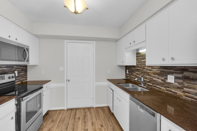 Building Photo - 2803 Currituck Ct