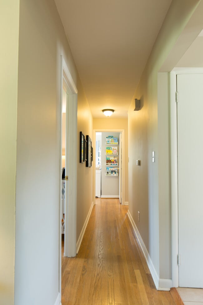 Building Photo - 4311 Kinloch Rd