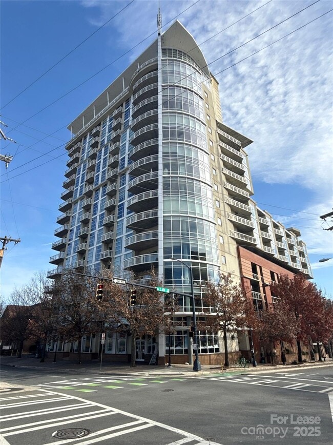 Building Photo - 505 E 6th St