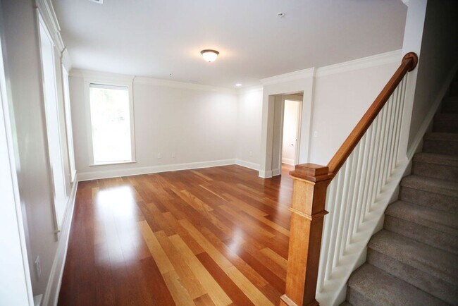 Building Photo - Available August 10th. Beautiful 3BR/2.5BA Townhome in Shelmore Village!